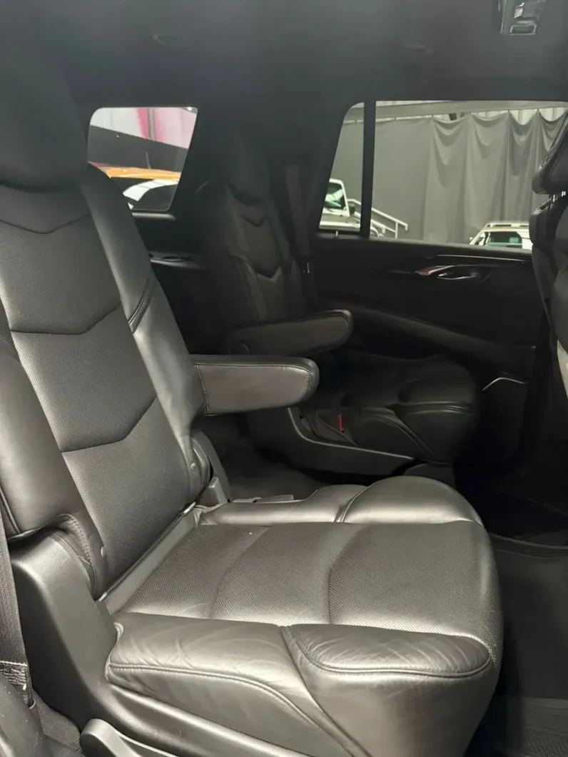 Cadillac Escalade 2018 62 Platinum 4×4 AT