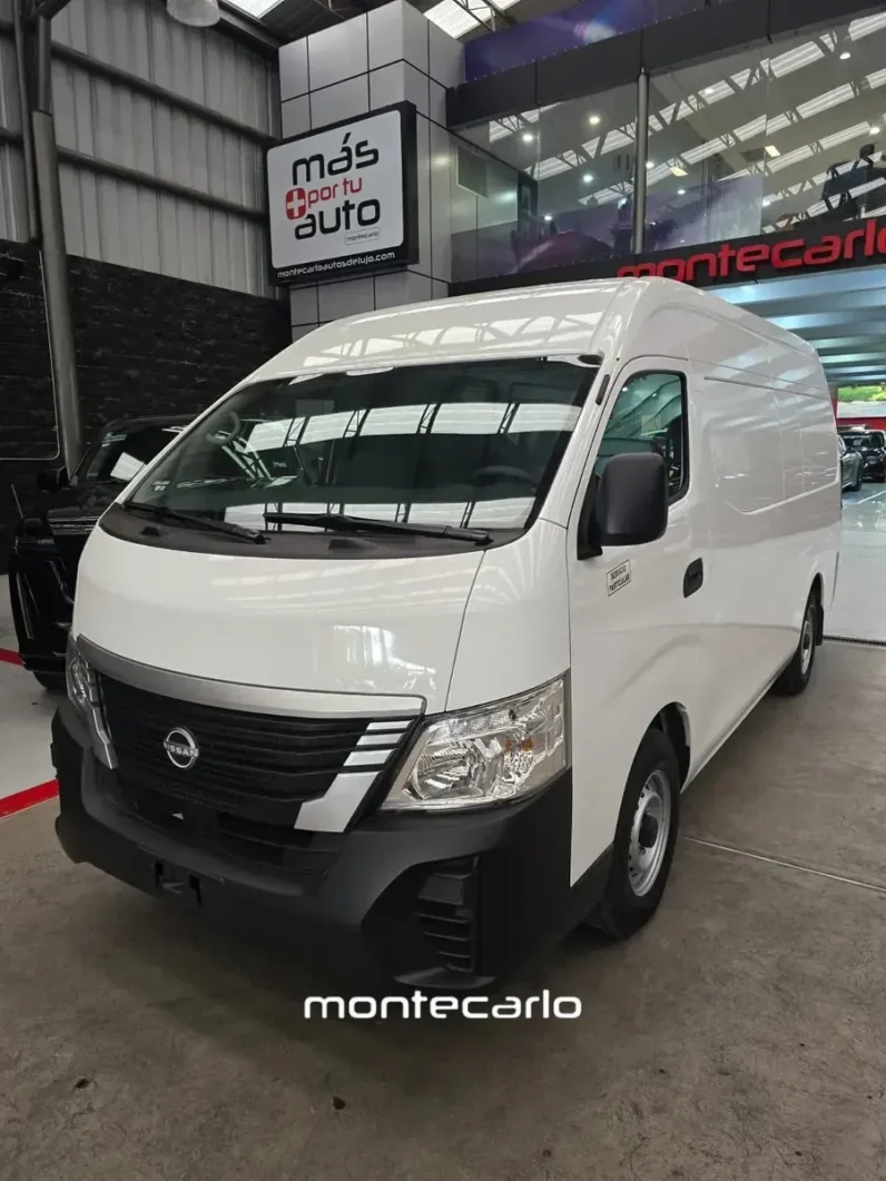 Nissan Urvan 2024 25 Panel Amplia Aa MT