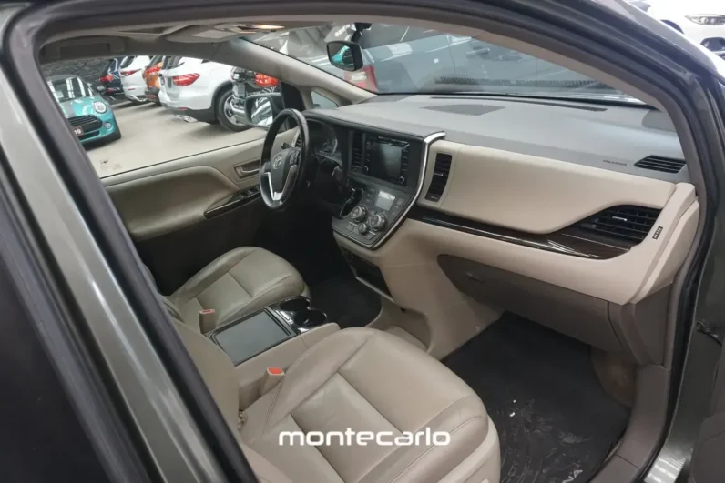 Toyota Sienna 2019 35 Le AT