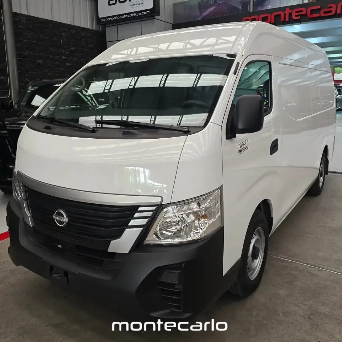 Nissan Urvan 2024 25 Panel Amplia Aa MT