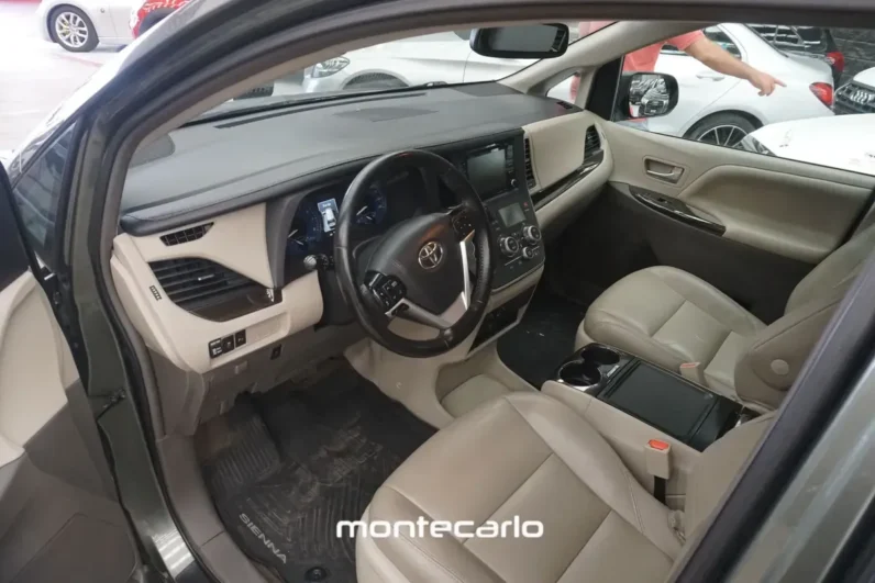Toyota Sienna 2019 35 Le AT