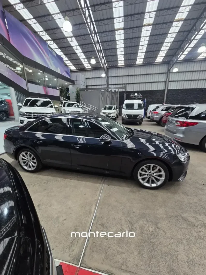 Audi A4 2017 20 Select Quattro AT