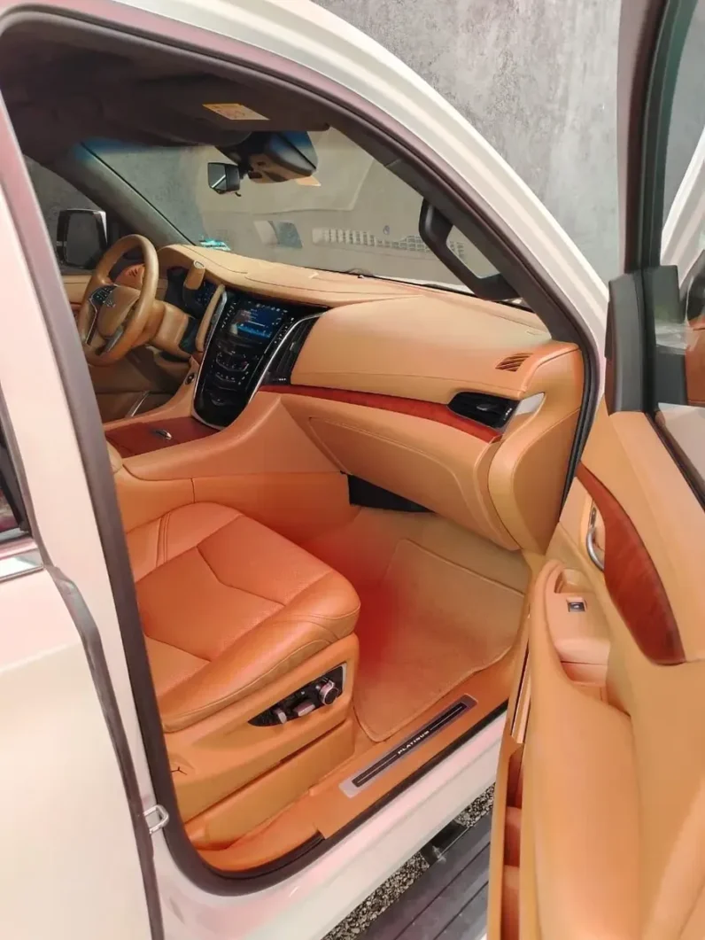 Cadillac Escalade Esv 2017 62 Platinum AT