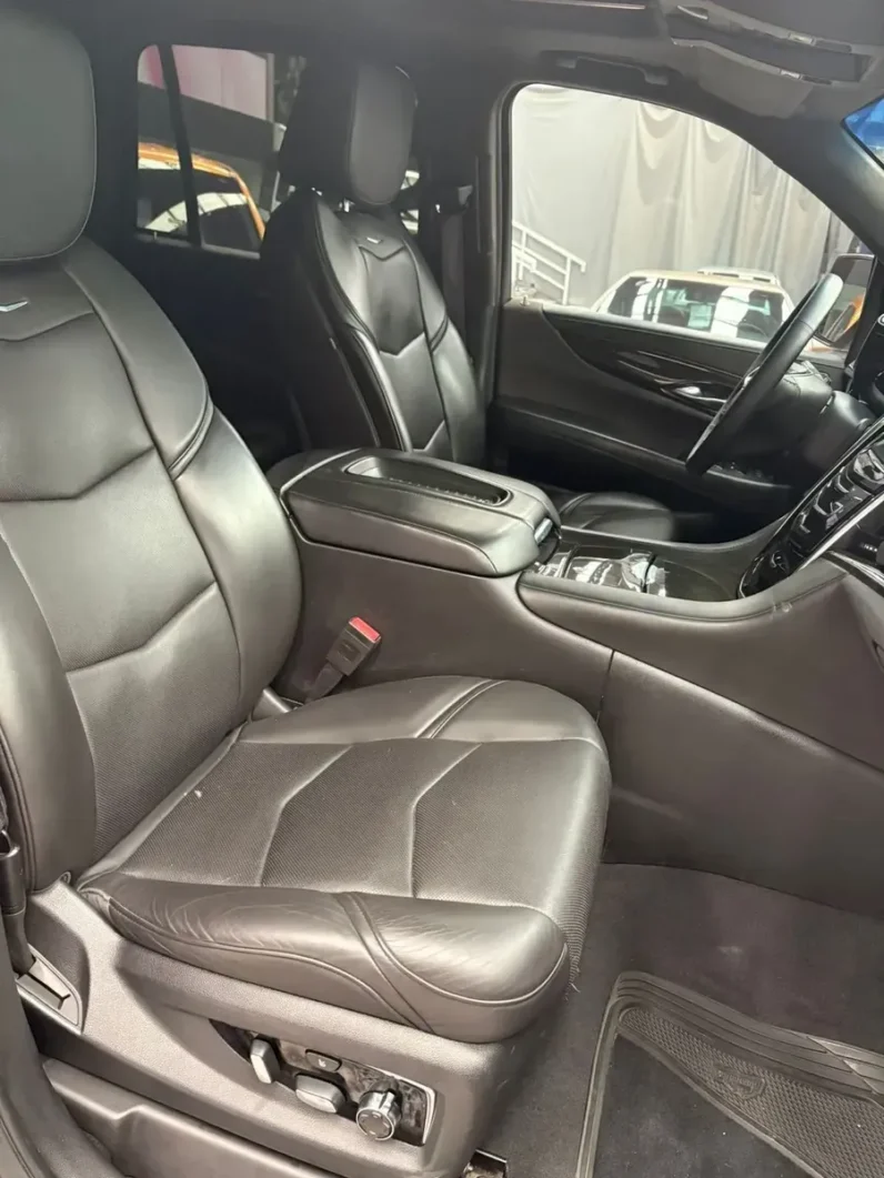 Cadillac Escalade 2018 62 Platinum 4×4 AT