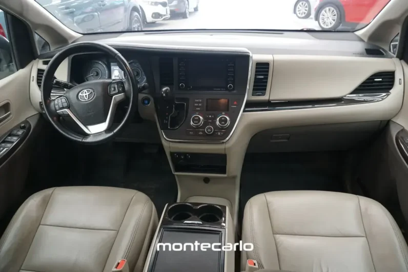 Toyota Sienna 2019 35 Le AT