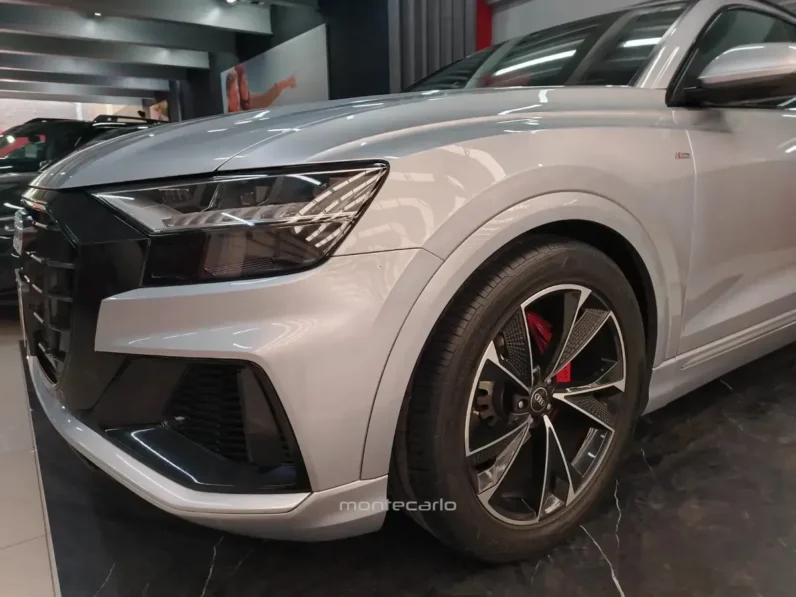Audi Q8 30 V6 Elite Mild Hybrid 5 Pasajeros DSG AT 2022