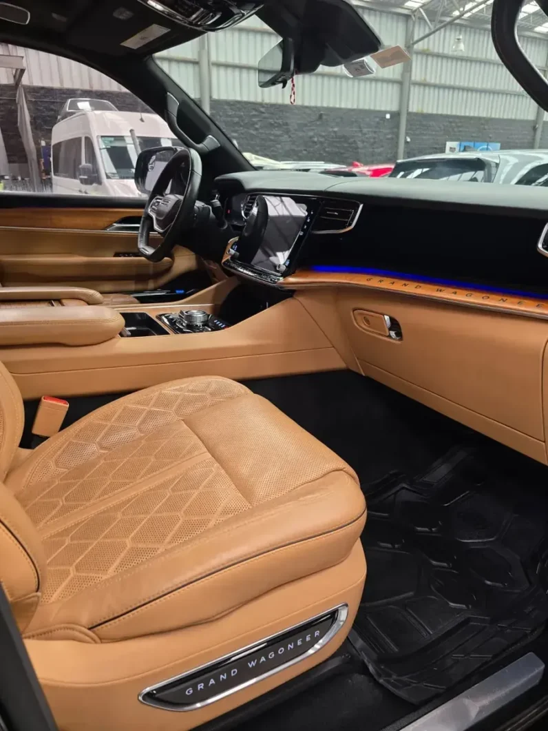 Jeep Grand Wagoneer 2022 64 V8 Base 4×4 5p AT