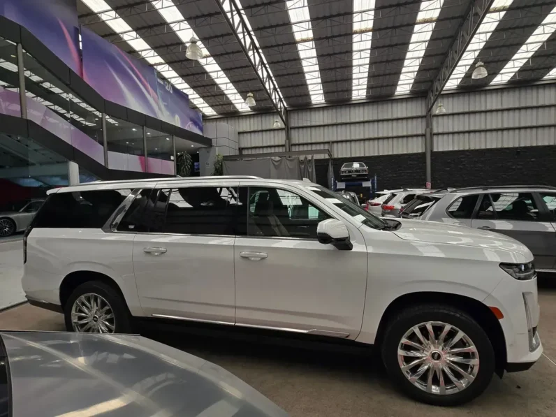 Cadillac Escalade 62 Esv Premium AT 2023