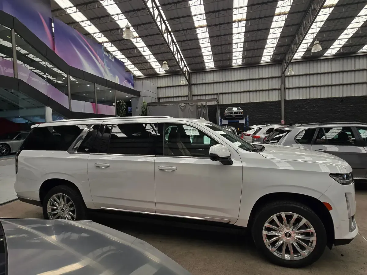 Cadillac Escalade 62 Esv Premium AT 2023