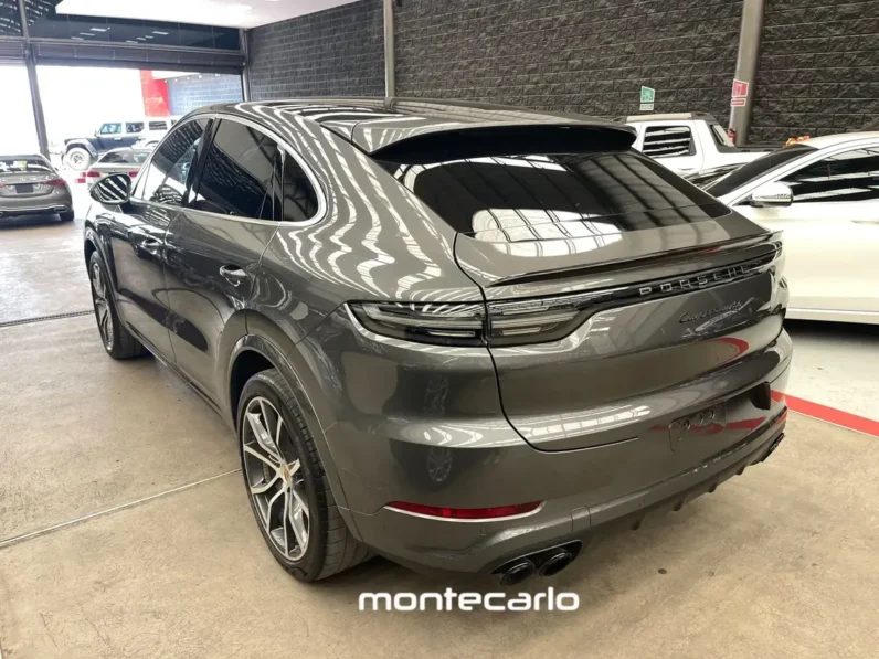Porsche Cayenne 40 V8 Turbo AT 2020