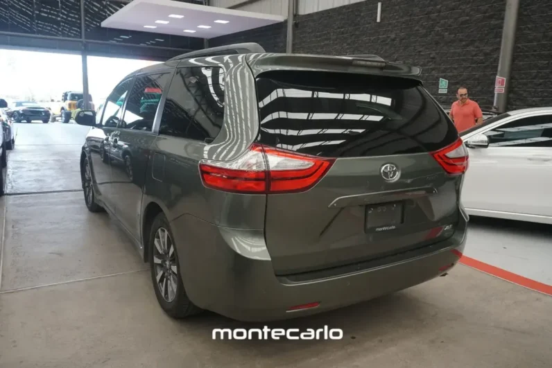 Toyota Sienna 2019 35 Le AT