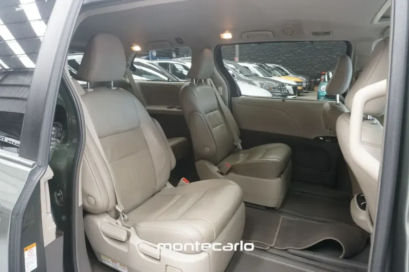 Toyota Sienna 2019 35 Le AT