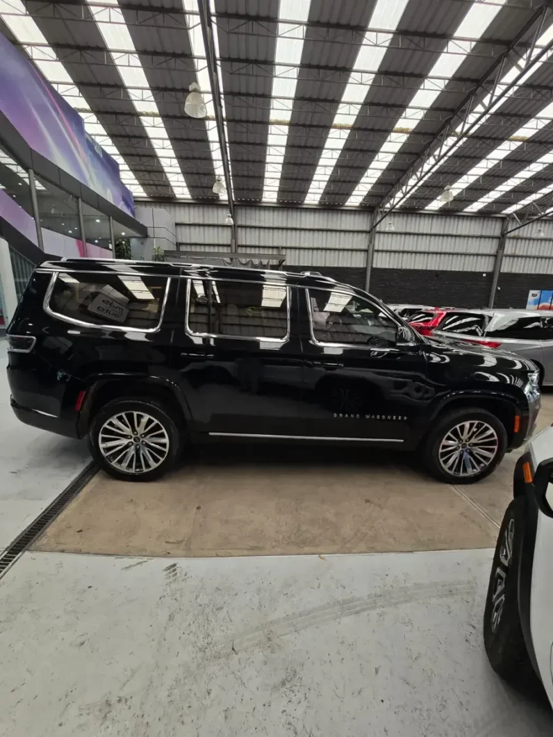 Jeep Grand Wagoneer 2022 64 V8 Base 4×4 5p AT