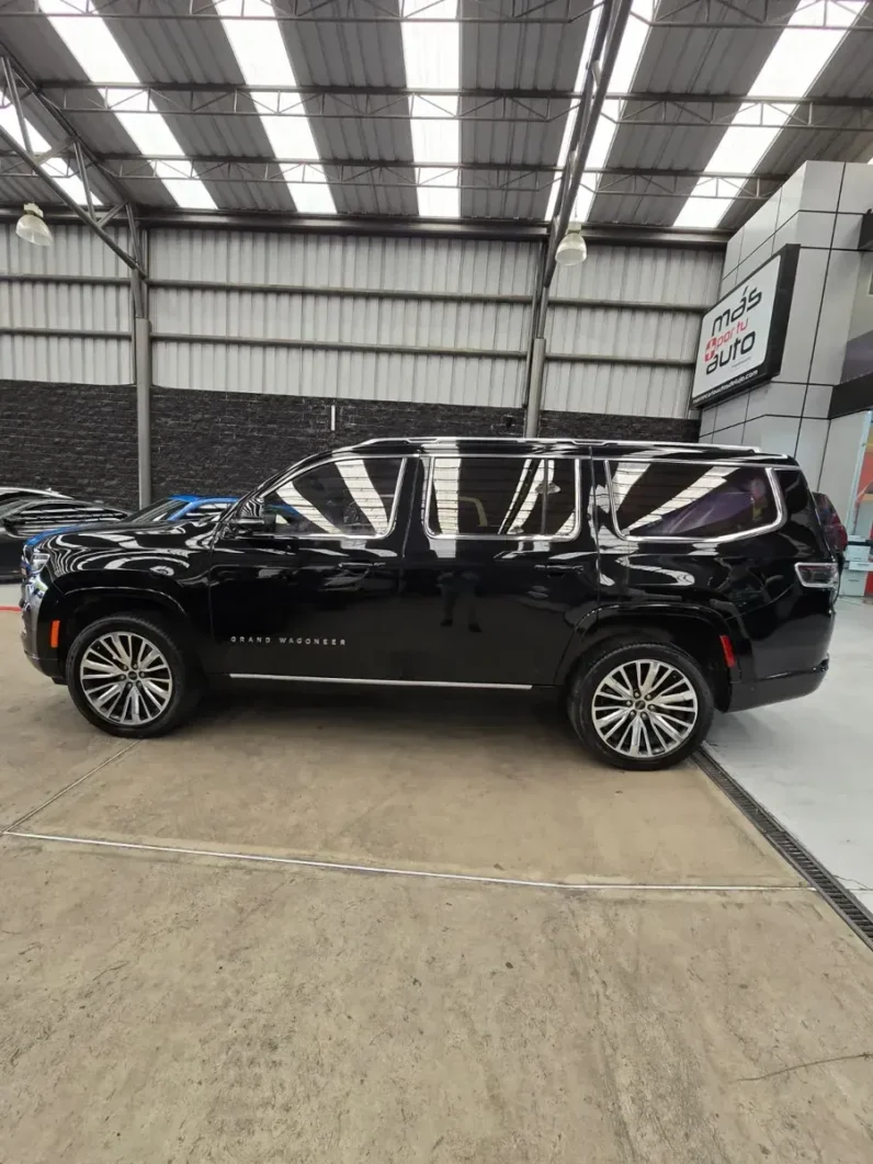 Jeep Grand Wagoneer 2022 64 V8 Base 4×4 5p AT