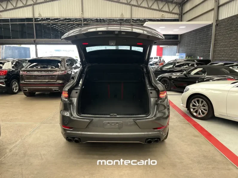 Porsche Cayenne 40 V8 Turbo AT 2020