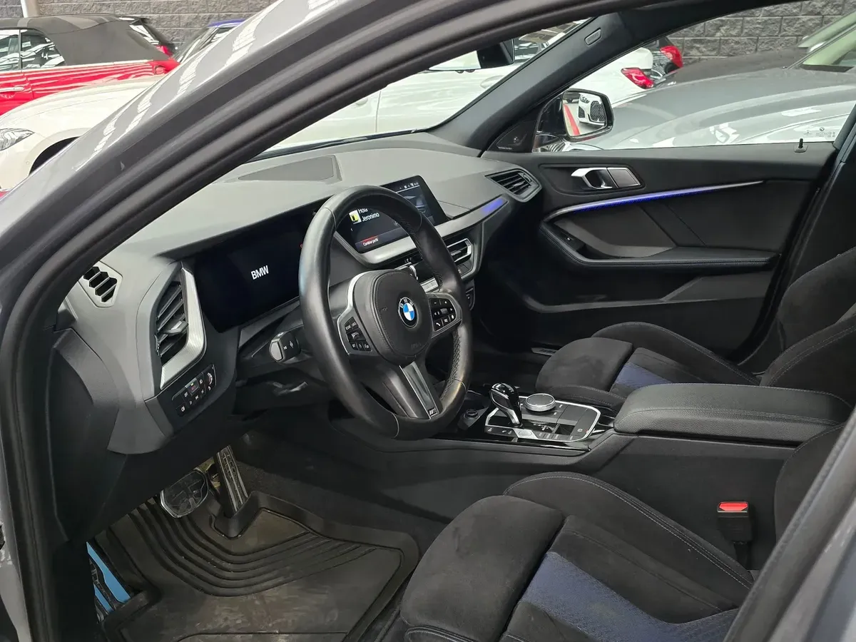 BMW Serie 1 2023 135i M Hb AT