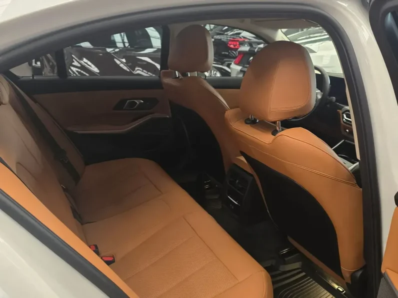BMW Serie 3 2024 20 320i AT