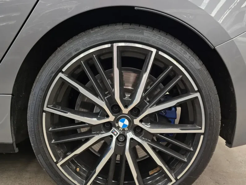 BMW Serie 1 2023 135i M Hb AT