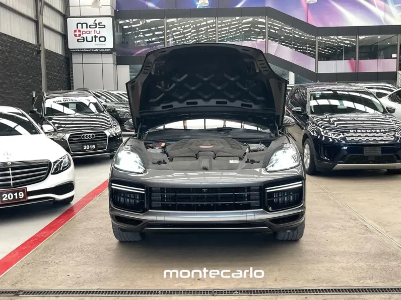 Porsche Cayenne 40 V8 Turbo AT 2020