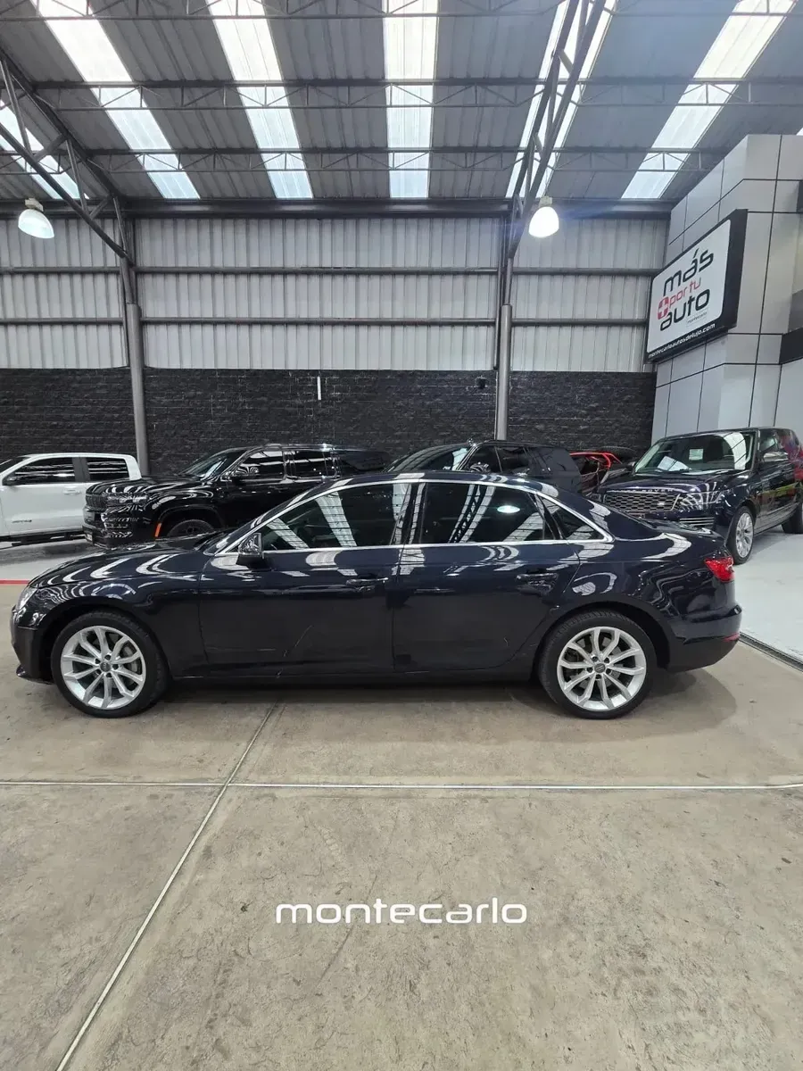 Audi A4 2017 20 Select Quattro AT