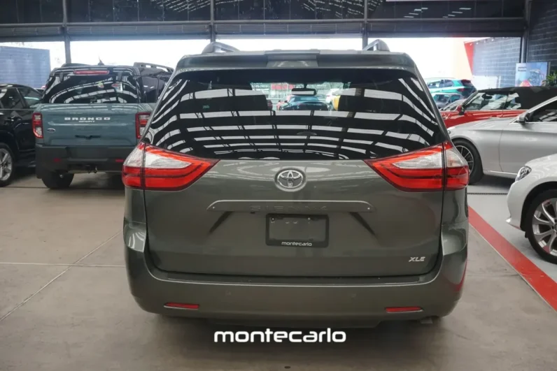 Toyota Sienna 2019 35 Le AT