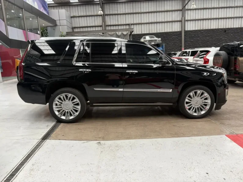 Cadillac Escalade 2018 62 Platinum 4×4 AT