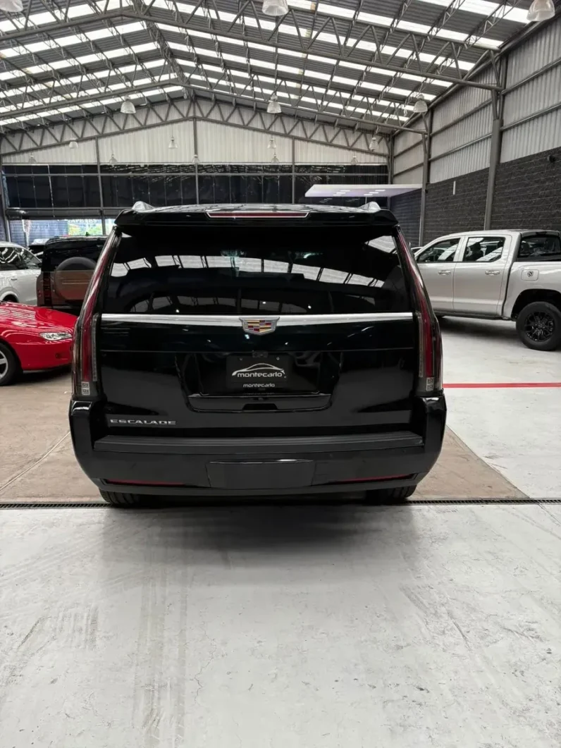 Cadillac Escalade 2018 62 Platinum 4×4 AT