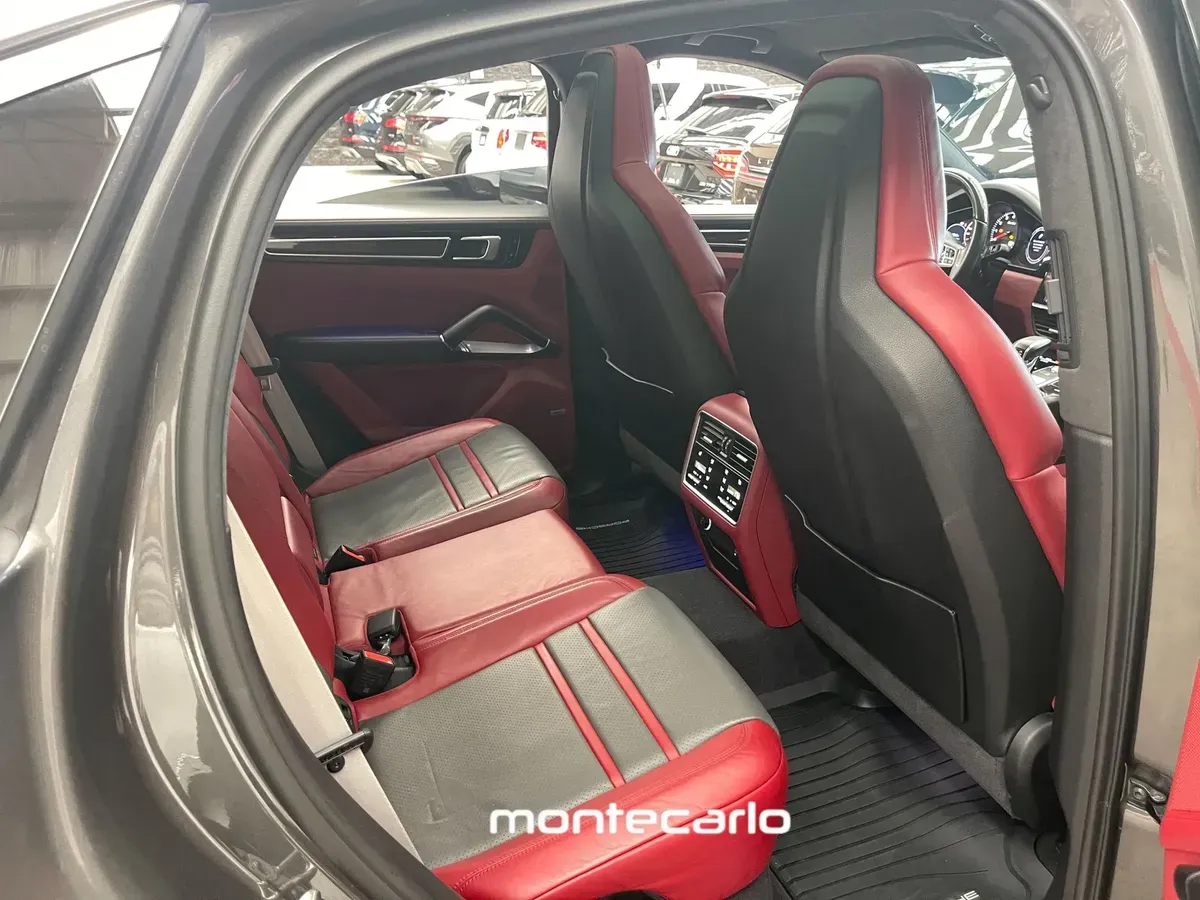 Porsche Cayenne 40 V8 Turbo AT 2020