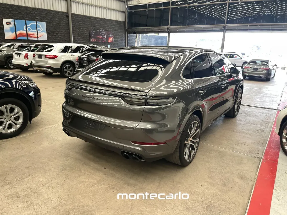 Porsche Cayenne 40 V8 Turbo AT 2020