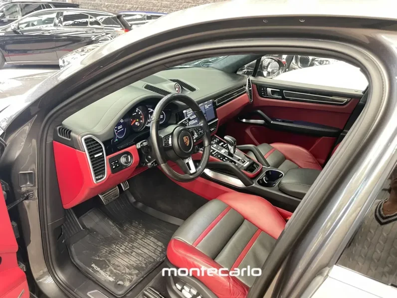 Porsche Cayenne 40 V8 Turbo AT 2020