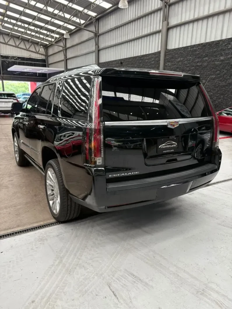 Cadillac Escalade 2018 62 Platinum 4×4 AT