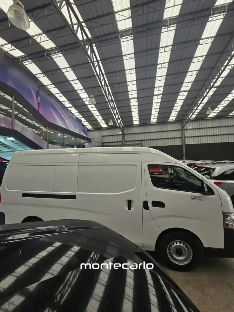Nissan Urvan 2024 25 Panel Amplia Aa MT