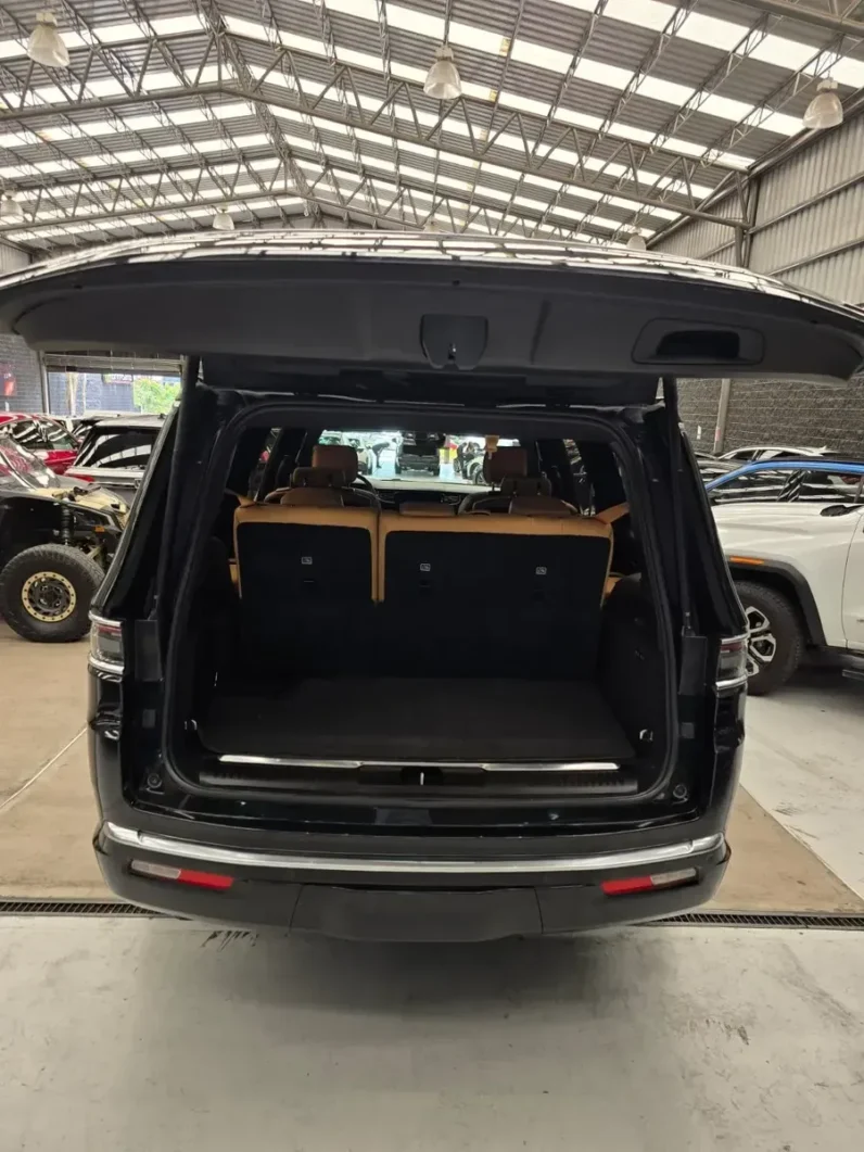 Jeep Grand Wagoneer 2022 64 V8 Base 4×4 5p AT