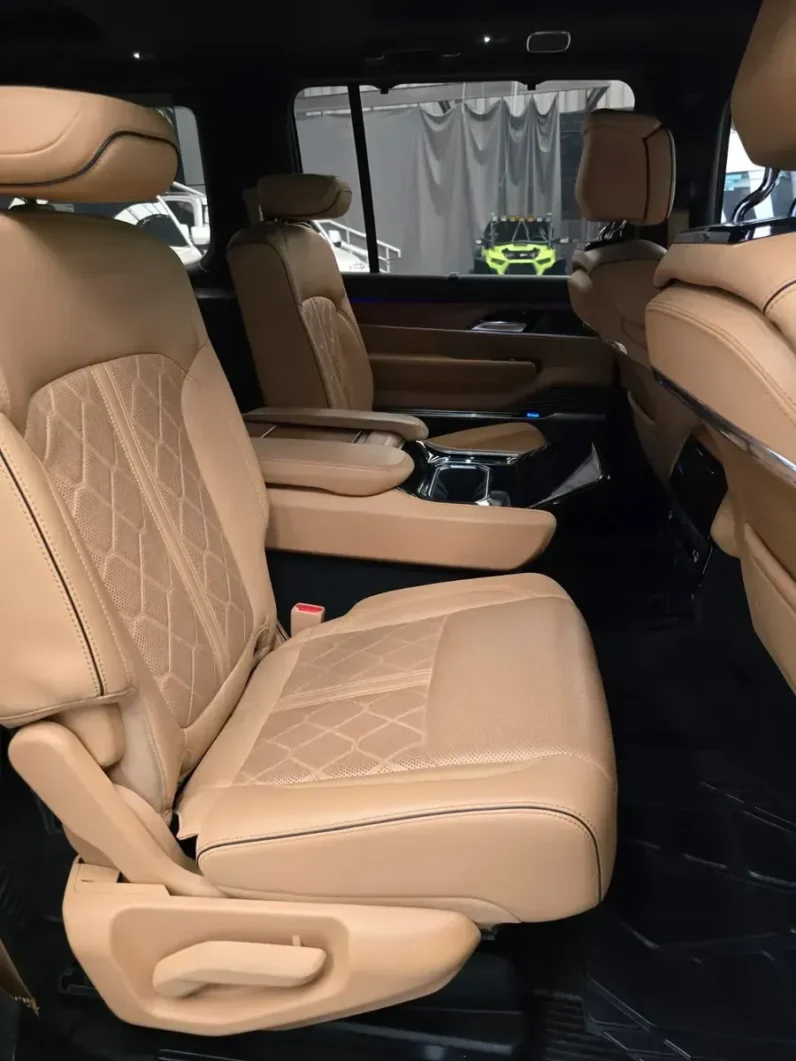 Jeep Grand Wagoneer 2022 64 V8 Base 4×4 5p AT