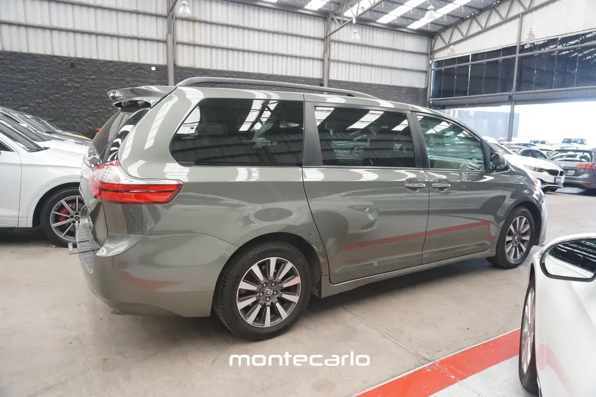 Toyota Sienna 2019 35 Le AT