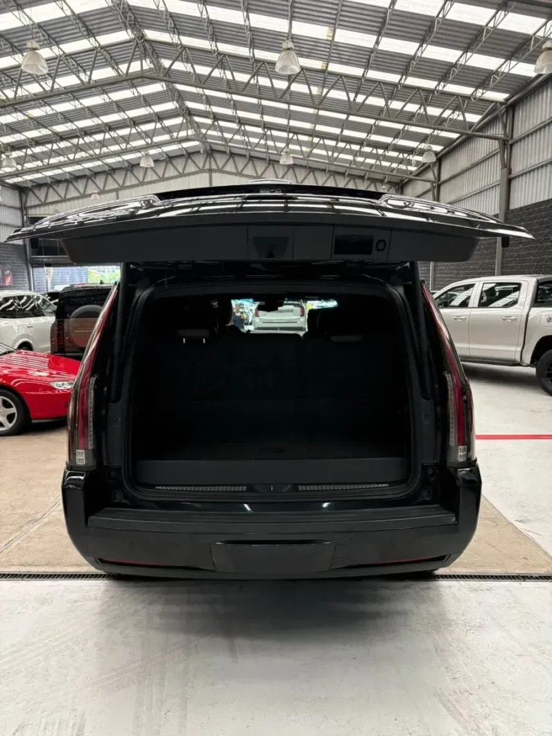 Cadillac Escalade 2018 62 Platinum 4×4 AT