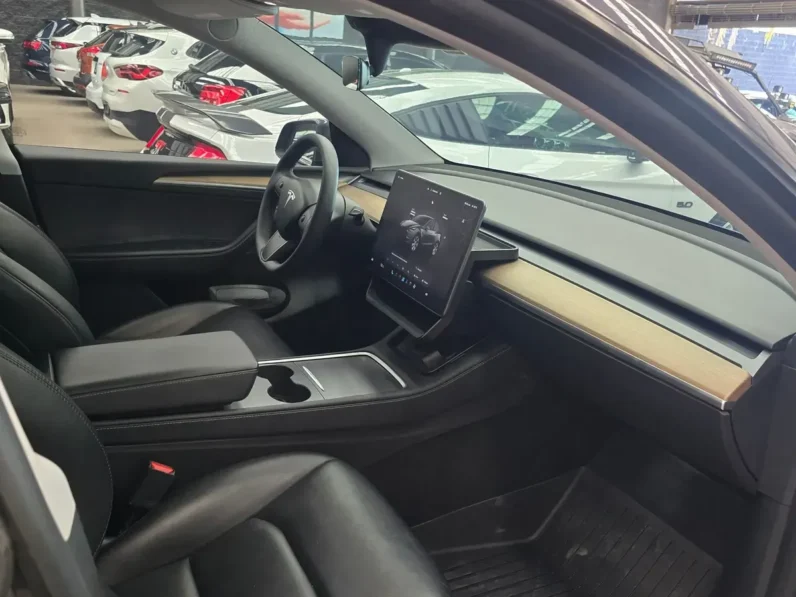 Tesla Model Y 2023 Long Range Battery All Wheel Drive