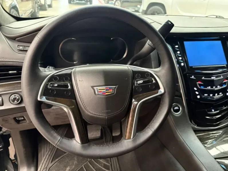 Cadillac Escalade 2018 62 Platinum 4×4 AT