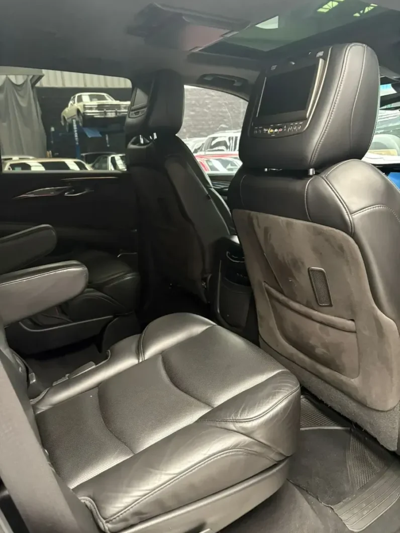 Cadillac Escalade 2018 62 Platinum 4×4 AT