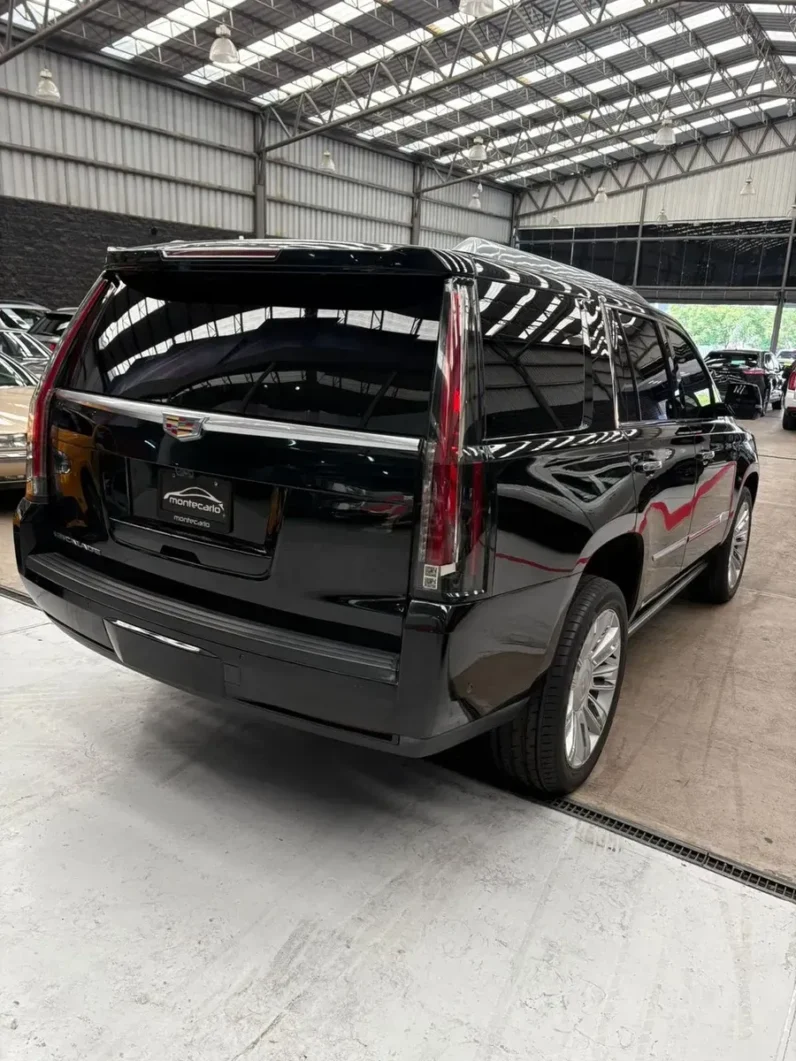 Cadillac Escalade 2018 62 Platinum 4×4 AT