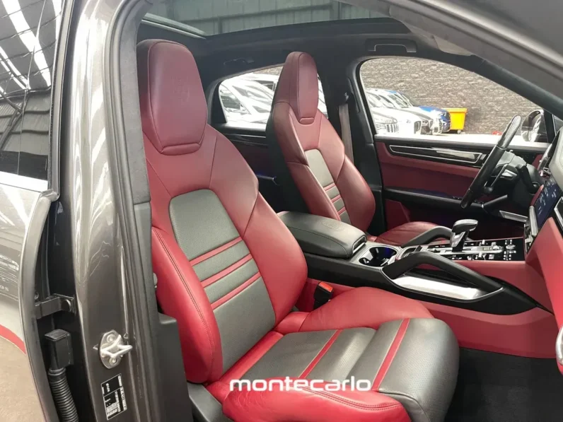 Porsche Cayenne 40 V8 Turbo AT 2020