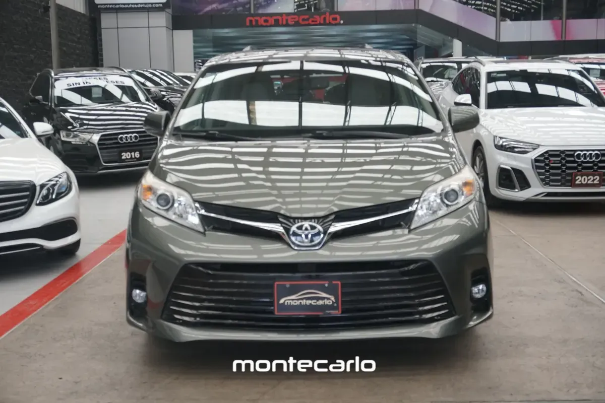 Toyota Sienna 2019 35 Le AT