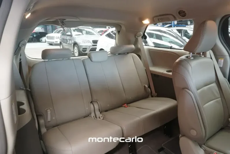 Toyota Sienna 2019 35 Le AT