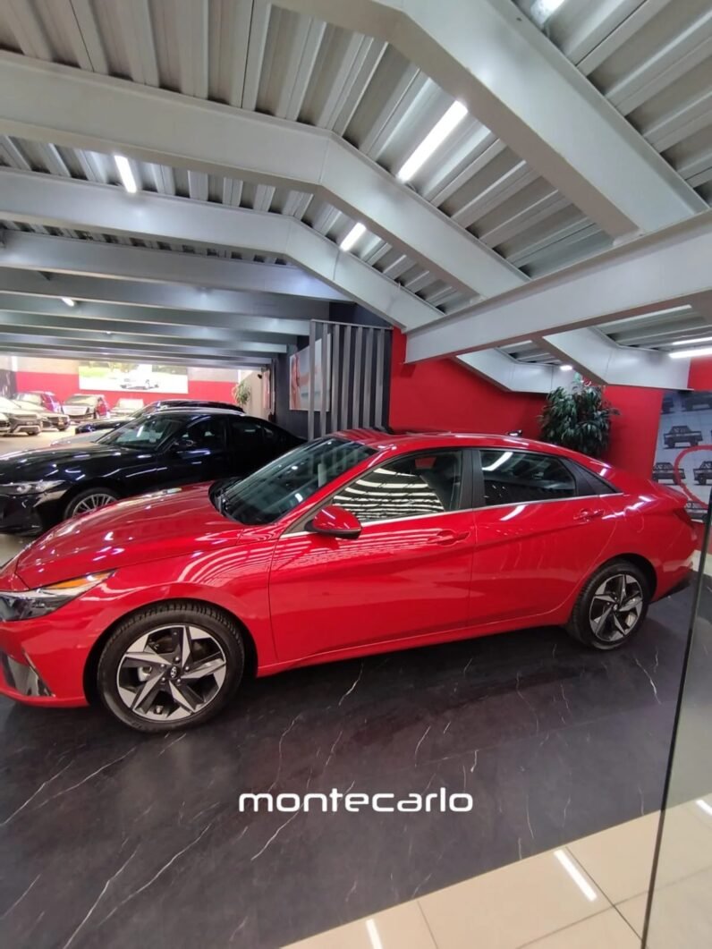 Hyundai Elantra 2022