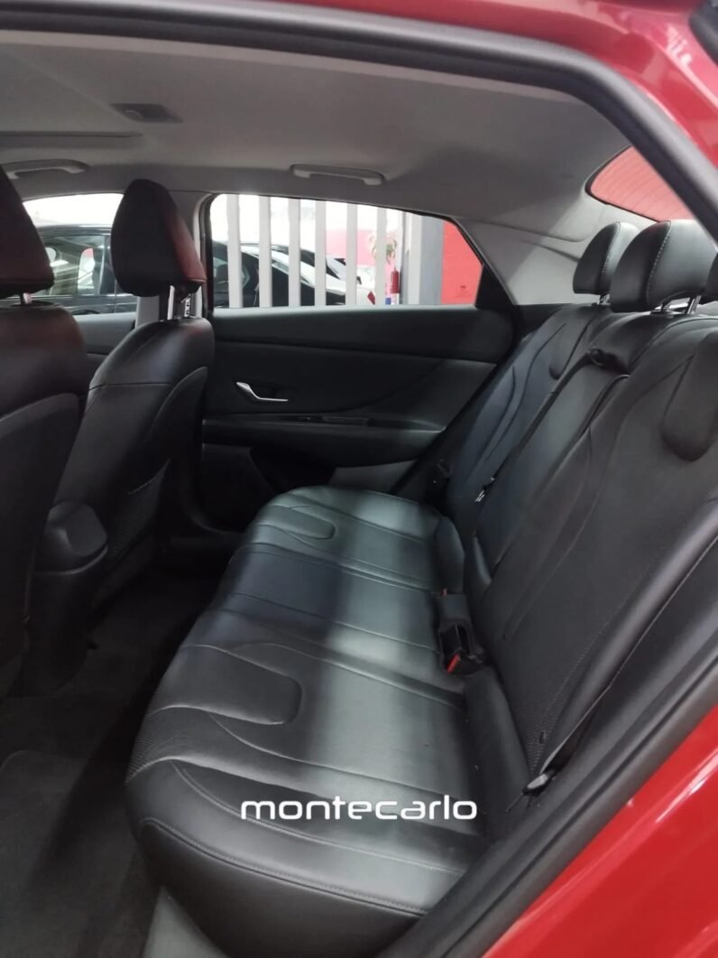 Hyundai Elantra 2022