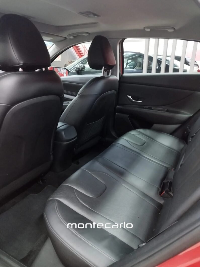Hyundai Elantra 2022