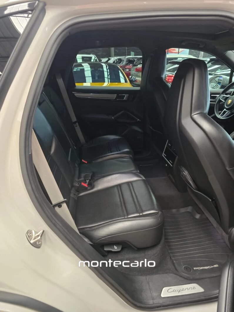 Porsche Cayenne 2022