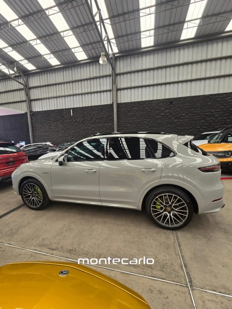 Porsche Cayenne 2022